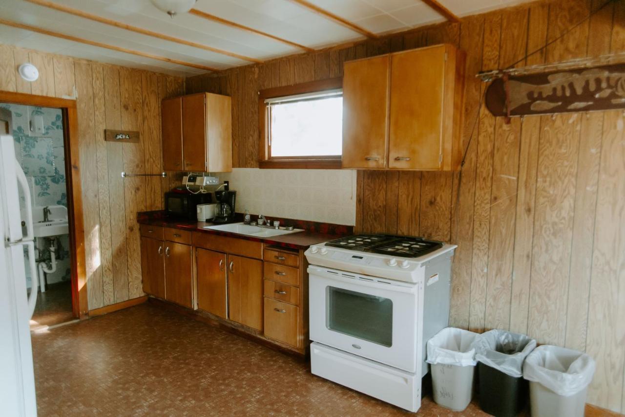 Silver Rapids Lodge & Campground Ely Eksteriør billede